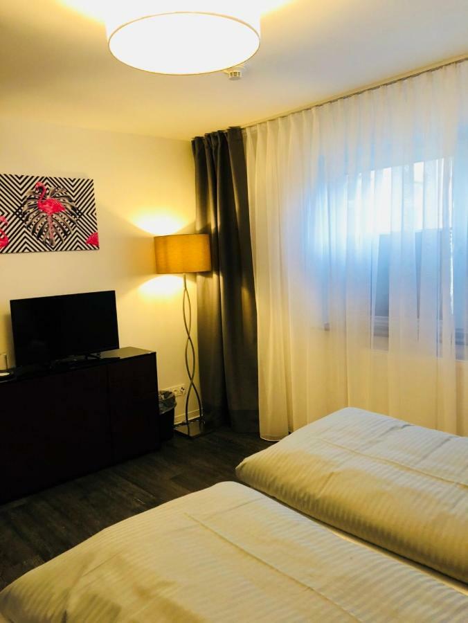 Haus Tannenhof Hotel Hannover Buitenkant foto